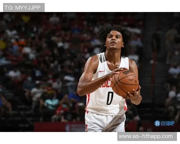 克尼佩尔表现稳健12投5中贡献18分8篮板3助攻1抢断助力球队胜利