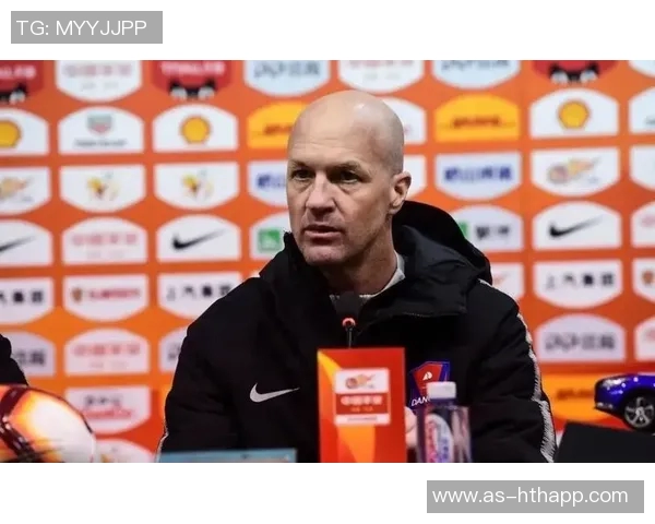 小克鲁伊夫正式担任阿贾克斯俱乐部技术总监开启新篇章 小克鲁伊夫正式担任阿贾克斯俱乐部技术总监开启新篇章